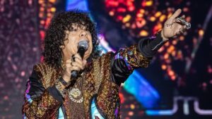 17654199376453560716915816569998