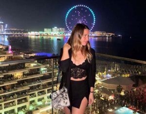 17724750826052883272834000816218