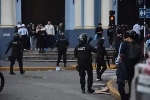 550x367_tensin-en-el-centro-policia-continuara-analizando-imagenes-captadas-camaras-seguridad-1144609-091906
